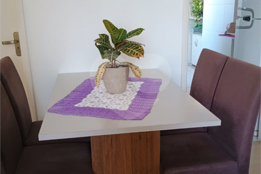 Apartamento à venda com 2 quartos em Parque Maria Domitila, São Paulo, SP
