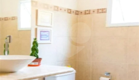 Sobrado à venda com 3 suítes em Vila Scarpelli, Santo André, SP