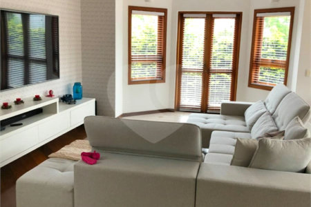 Casa à venda com 3 suítes no condomínio Vila Austríaca, Campos do Jordão - SP