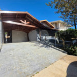 Casa à venda com 3 quartos, sendo 1 suíte, no condomínio Residencial Jardim das Palmeiras, Vinhedo - SP