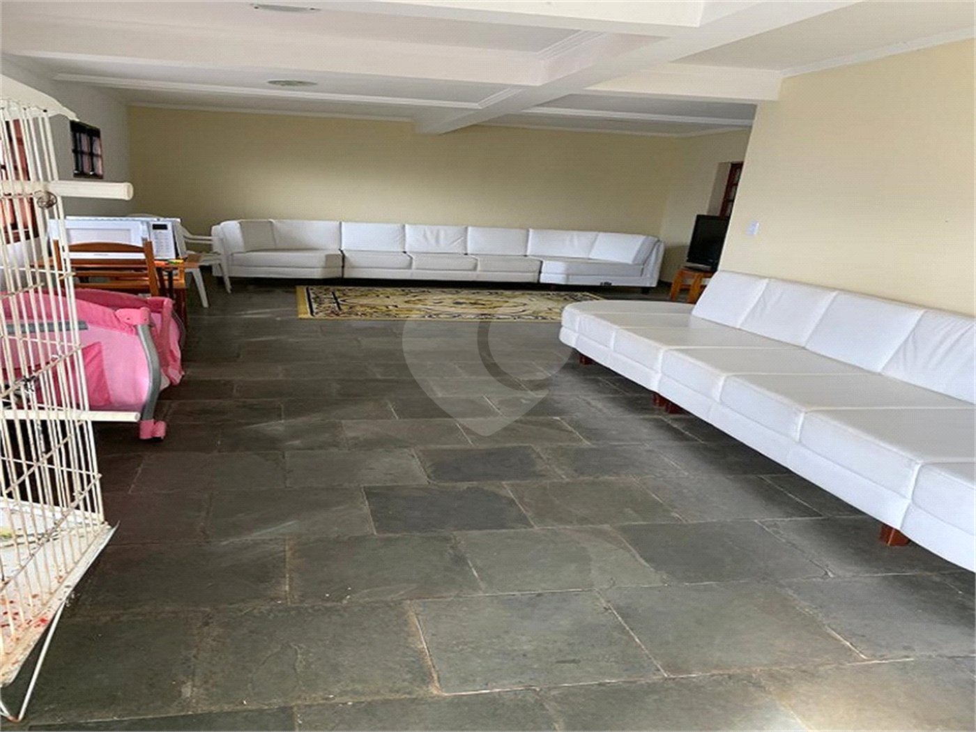 Sobrado à venda com 4 quartos, sendo 3 suítes,  no Centro, Jarinu, SP