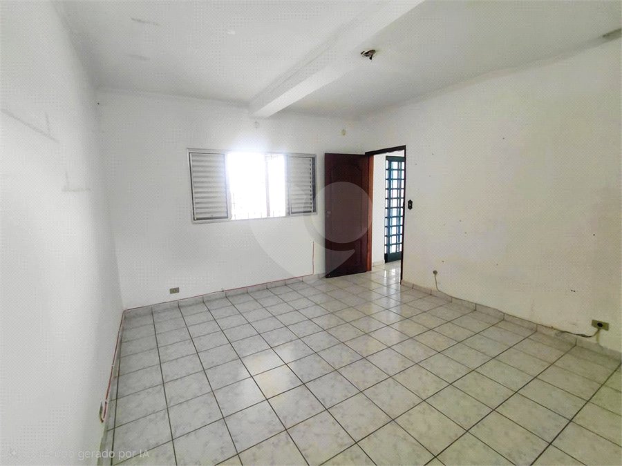 Sobrado à venda com 3 quartos, sendo 1 suíte, em Vila Constança, São Paulo, SP