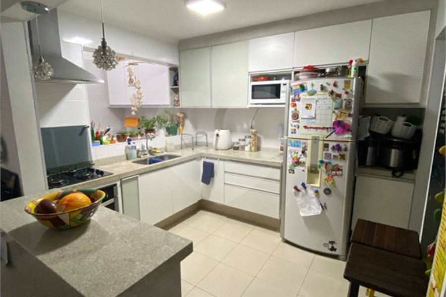 Casa à venda com 3 quartos, sendo 1 suíte, no condomínio Residencial Santa Teresinha, São Paulo - SP