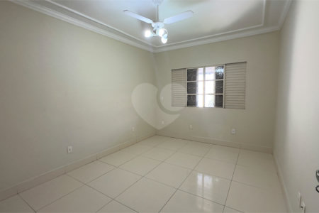 Casa para alugar com 4 quartos, sendo 3 suítes, em Vila Sfeir, Indaiatuba, SP