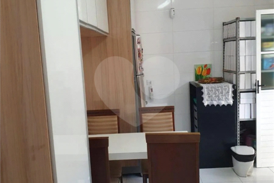 Sobrado à venda com 3 suítes em Horto, São Paulo, SP