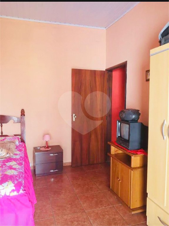 Sobrado à venda com 3 quartos, sendo 1 suíte, em Jardim Casa Branca, Suzano, SP