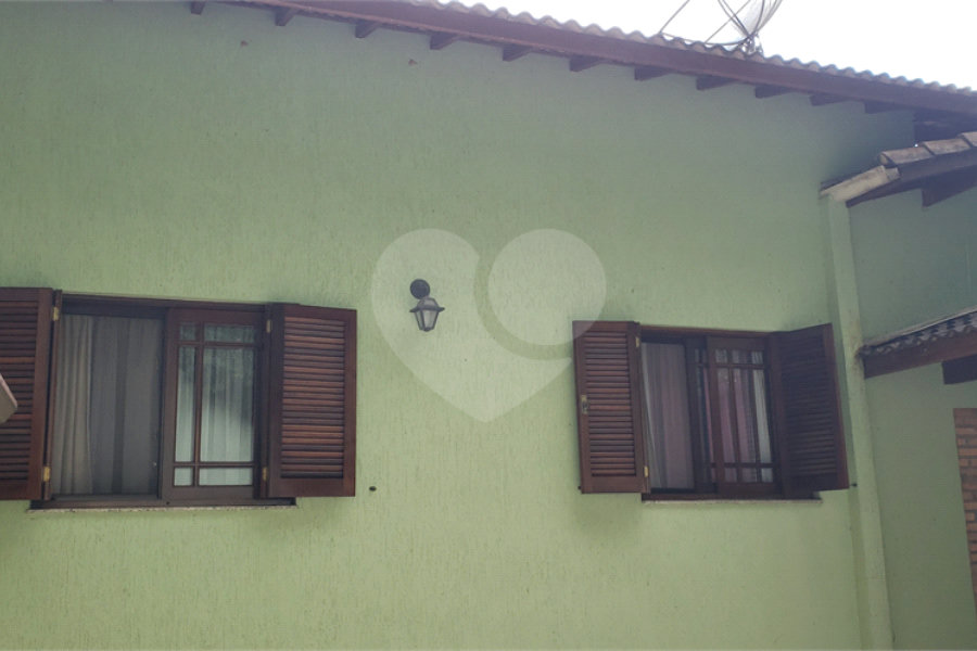 Casa à venda com 3 quartos, sendo 1 suíte, no condomínio Alpes da Cantareira, Mairiporã - SP