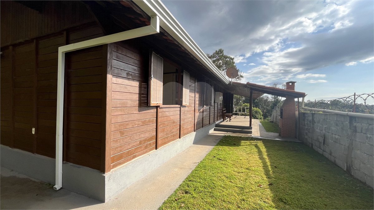 Casa Térrea para alugar com 3 quartos, sendo 1 suíte, em Jardim Estância Brasil, Atibaia, SP