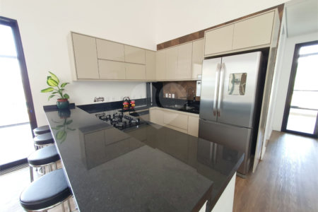 Casa à venda com 6 quartos, sendo 5 suítes, no condomínio Jardim Primavera, Louveira - SP