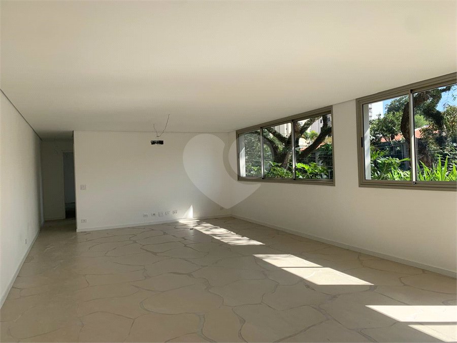 Apartamento à venda com 2 suítes em Vila Madalena, São Paulo, SP