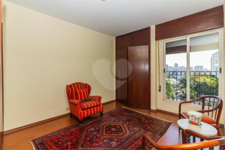 Apartamento à venda com 4 quartos, sendo 3 suítes, em Vila Andrade, São Paulo, SP