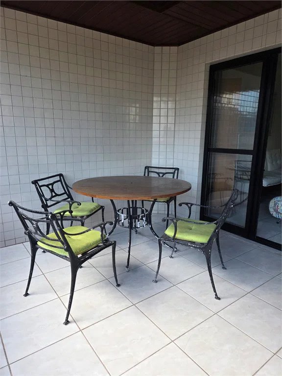 Apartamento à venda com 2 quartos, sendo 1 suíte,  em Canto do Forte, Praia Grande, SP