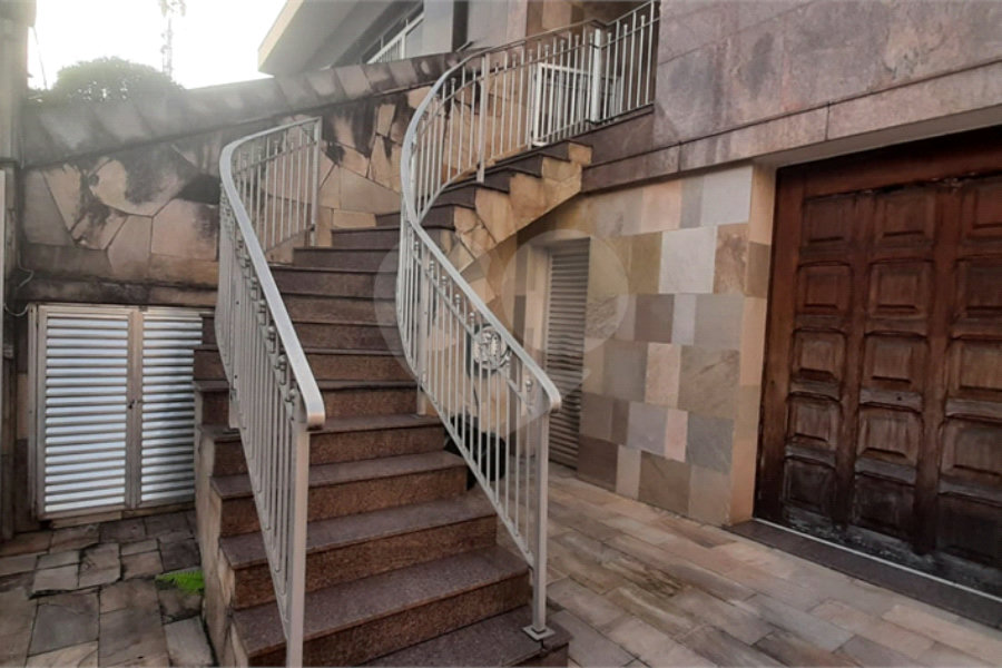 Sobrado à venda com 5 quartos, sendo 1 suíte,  em Vila Rosália, Guarulhos, SP