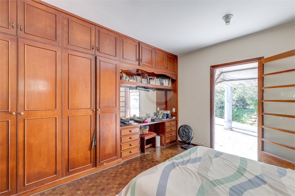 Casa à venda com 4 suítes no condomínio Granja do Morumbi, São Paulo - SP