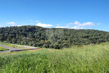 Terreno à venda no condomínio Portal Lamis, Bom Jesus dos Perdões - SP