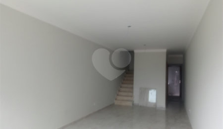 Sobrado à venda com 3 quartos, sendo 1 suíte,  em Vila Mazzei, São Paulo, SP