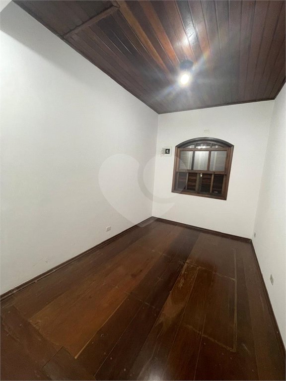 Sobrado à venda com 6 quartos, sendo 3 suítes,  em Dos Casa, São Bernardo do Campo, SP