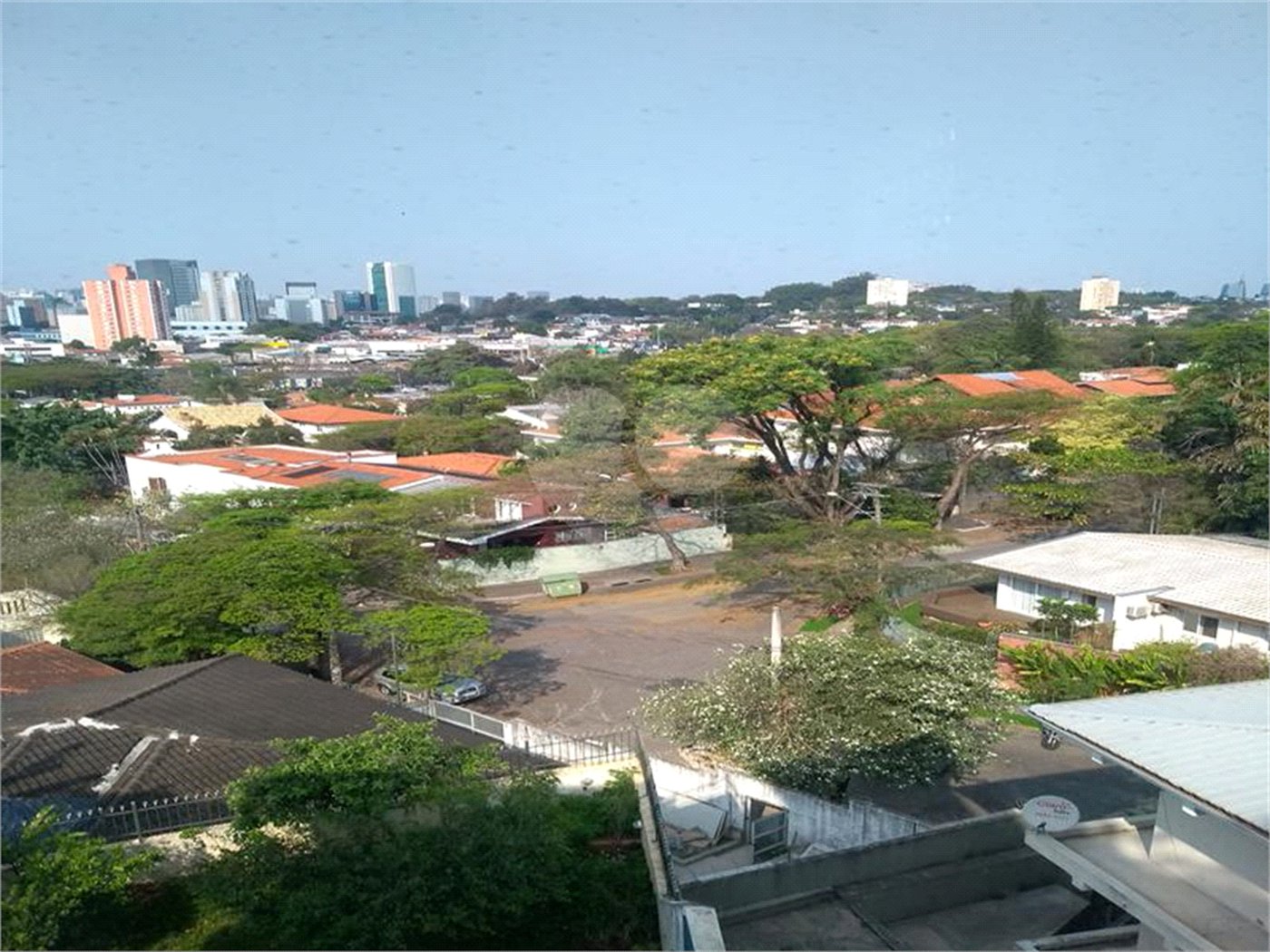 Casa à venda com 5 suítes em Vila Pirajussara, São Paulo, SP
