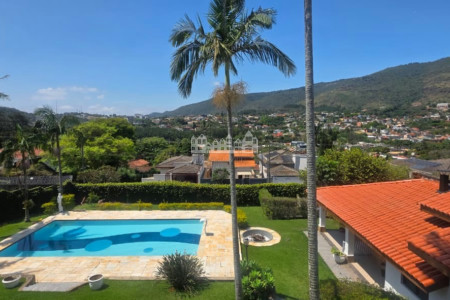 Casa à venda com 5 quartos, sendo 3 suítes, em Itapetinga, Atibaia, SP