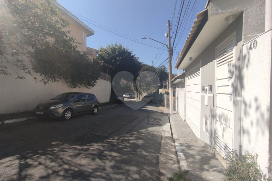 Sobrado à venda com 3 quartos em Vila Irmãos Arnoni, São Paulo, SP