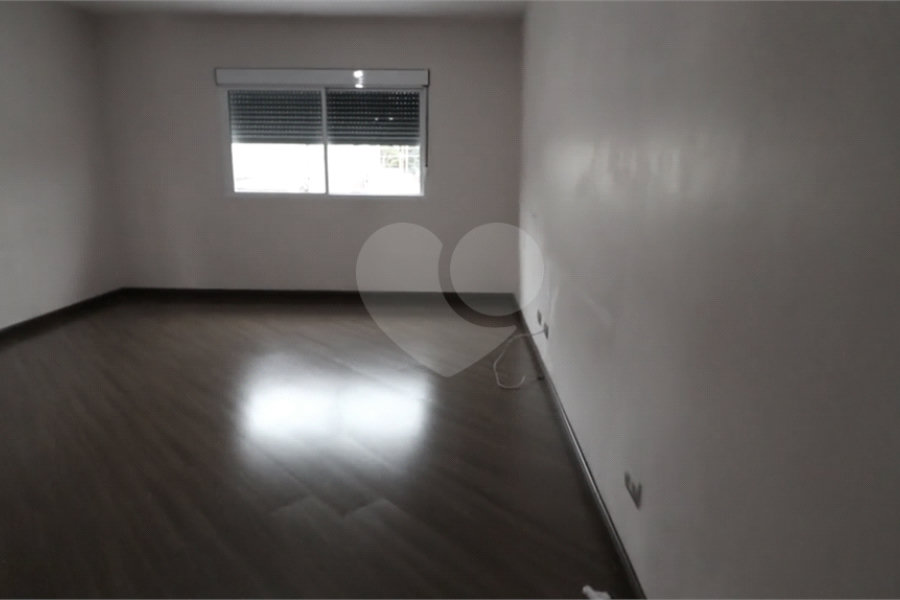 Sobrado à venda com 4 quartos em Vila Guilherme, São Paulo, SP