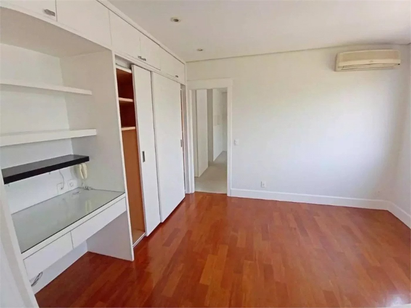 Casa à venda com 3 suítes no condomínio Solares Vila Europa, São Paulo - SP