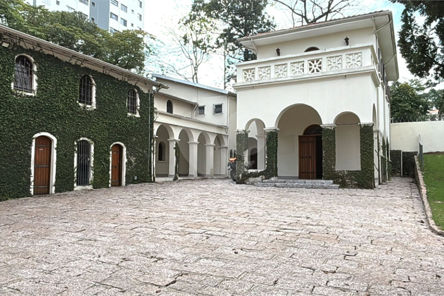 Sobrado à venda ou para alugar com 15 quartos em Tremembé, São Paulo, SP