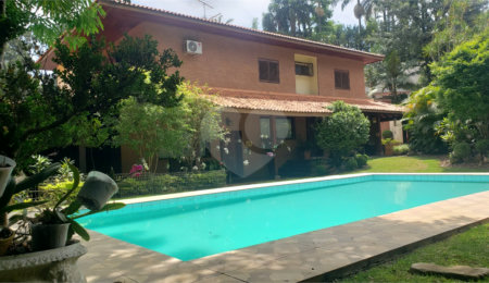 Sobrado à venda com 4 quartos, sendo 2 suítes,  em Jardim Marajoara, São Paulo, SP