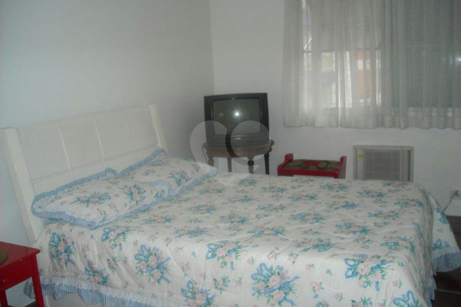 Apartamento à venda com 4 quartos, sendo 1 suíte, em Enseada, Guarujá, SP