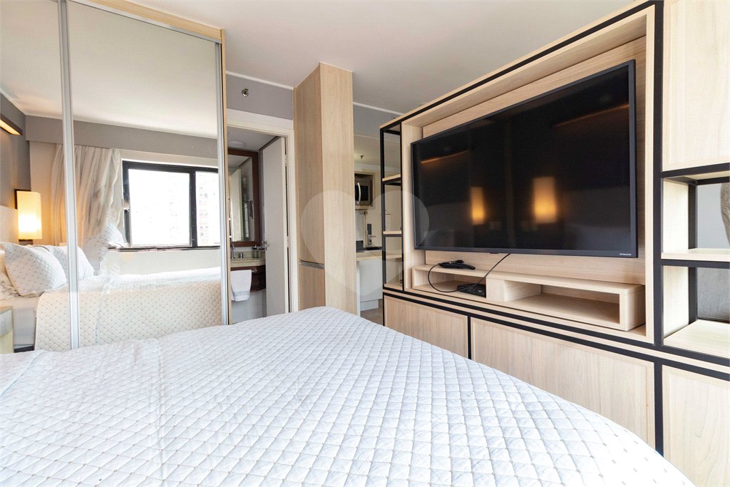 Flat à venda com 1 suíte em Indianópolis, São Paulo, SP