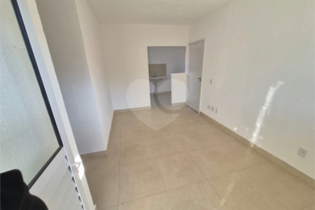 Indaiatuba - Sp - Vila Vic Florença - R$ 290.000,00 - Apartamento de 48m²,, no andar de cima, dois quartos, um banheiro, cozinha e sala, uma vaga de garagem. Condomínio fechado. Apartamento está do jeito que foi entregue . Area de lazer no condominio - Área do condomínio: Churrasqueira