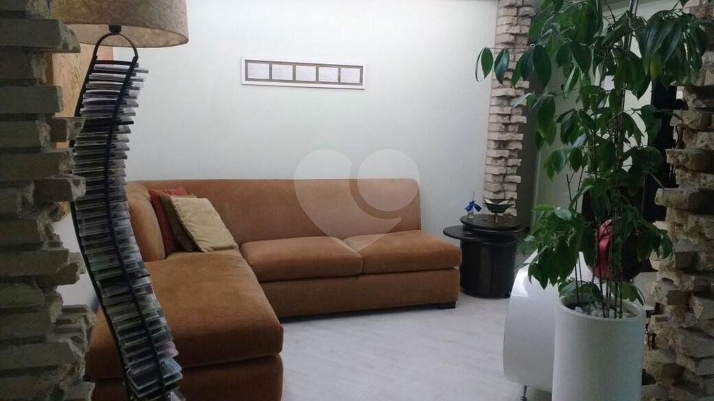 Apartamento à venda com 3 quartos, sendo 1 suíte, em Vila Monumento, São Paulo, SP