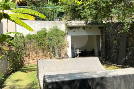 Terreno à venda no condomínio Jardim Vitória Régia, São Paulo - SP