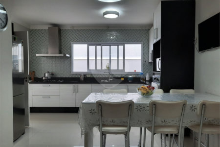 Casa com 3 quartos, térrea, plana, na City Campo Grande