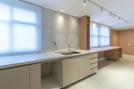 Apartamento à venda com 4 suítes em Vila Sofia, São Paulo, SP