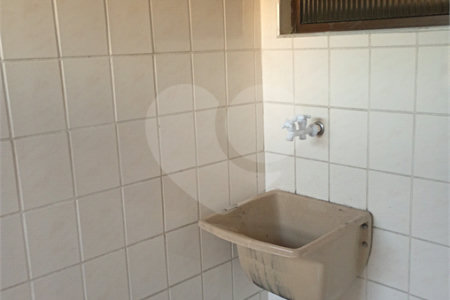 Apartamento à venda com 3 quartos, sendo 1 suíte, em Vila Oliveira, Mogi das Cruzes, SP