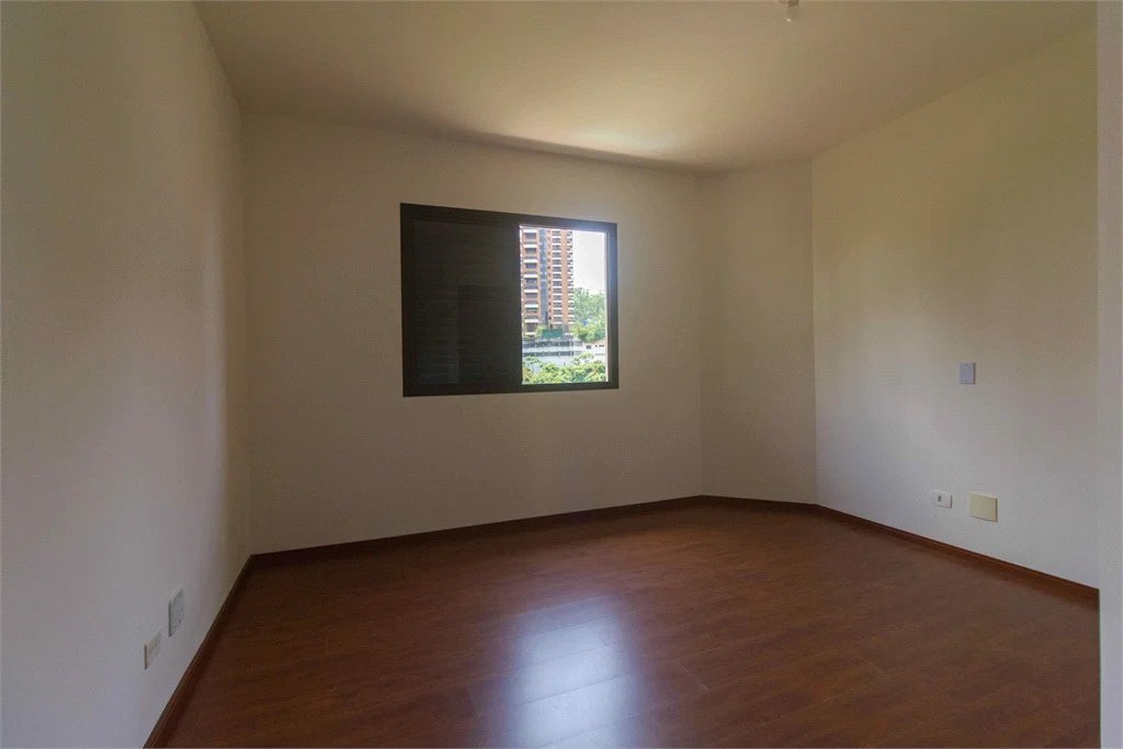 Apartamento à venda com 3 quartos, sendo 1 suíte, em Jardim Ampliação, São Paulo, SP