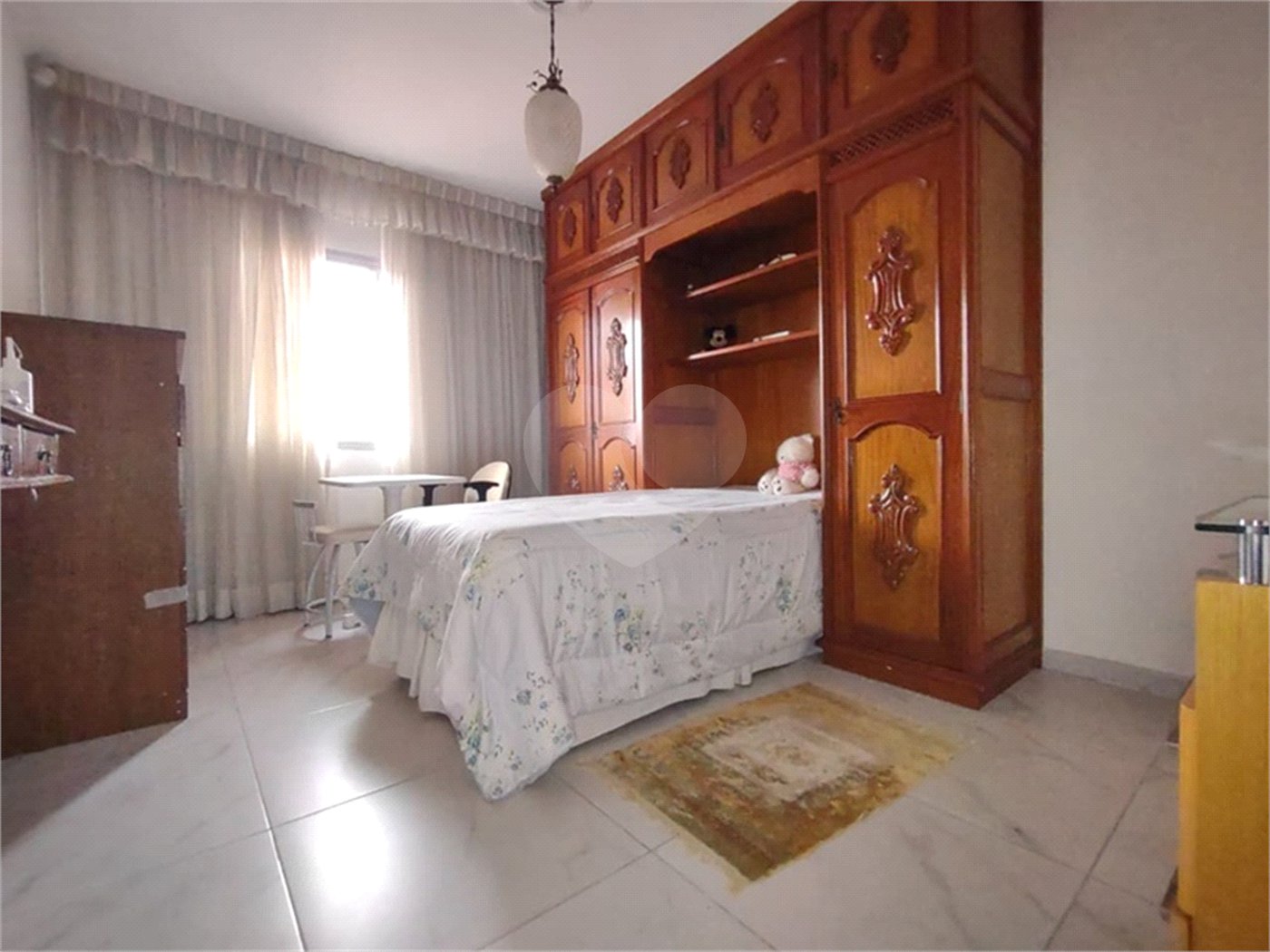 Casa à venda com 3 quartos, sendo 1 suíte, no condomínio Vila Paiva, São Paulo - SP