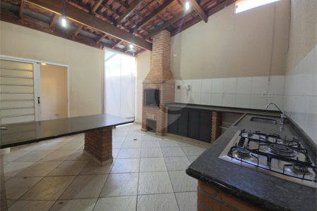 Casa à venda com 3 quartos, sendo 1 suíte, no condomínio Parque das Árvores, Sorocaba - SP