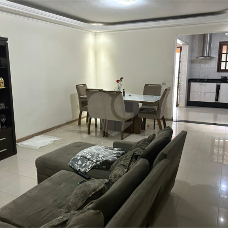 Casa à venda com 3 quartos, sendo 1 suíte, em Jardim Imperador, Suzano, SP