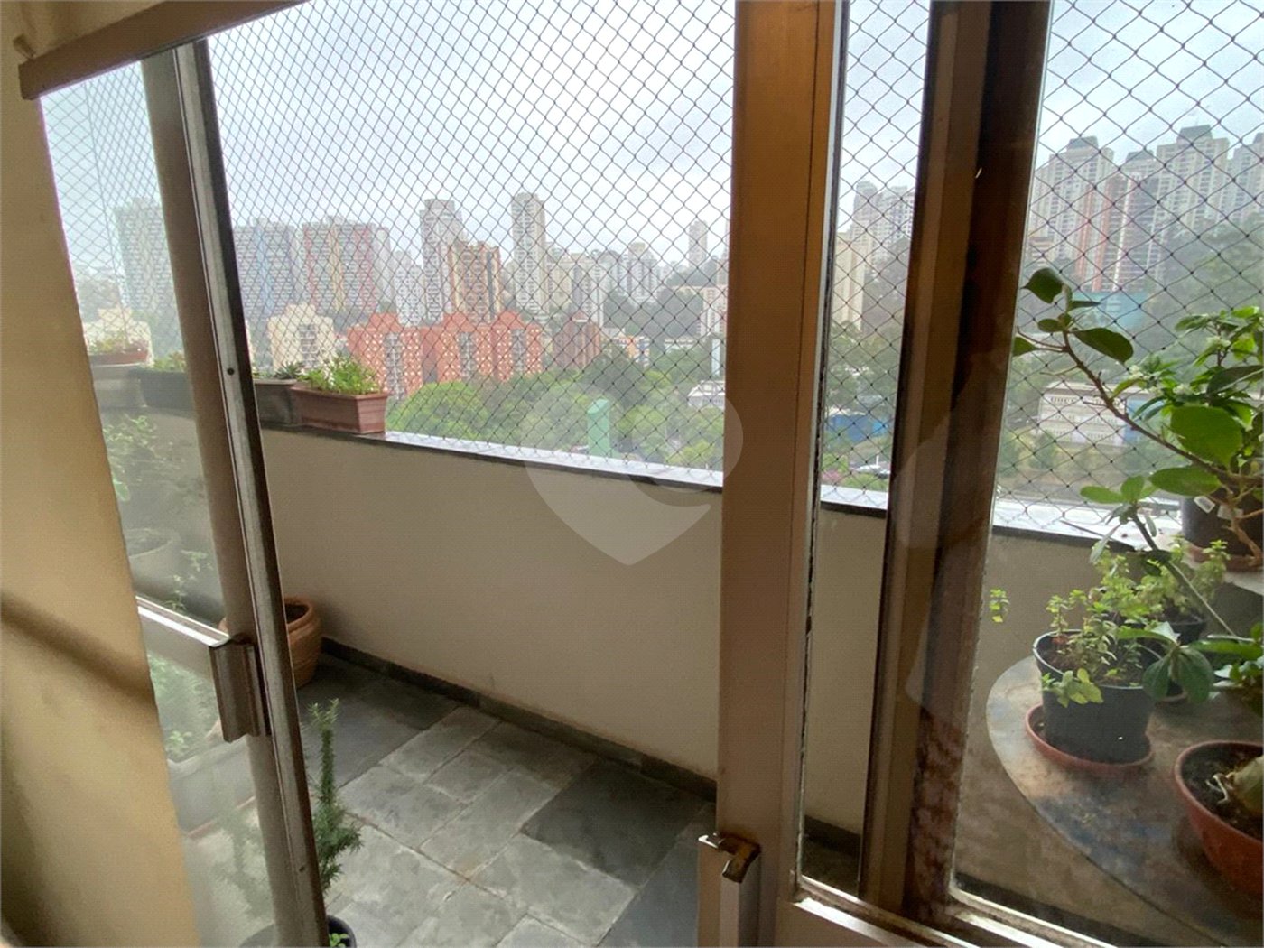 Apartamento à venda com 3 quartos, sendo 1 suíte, em Morumbi, São Paulo, SP