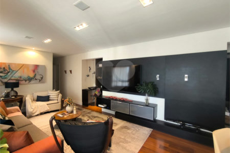 Apartamento à venda com 3 quartos, sendo 1 suíte, no Centro, São Bernardo do Campo, SP
