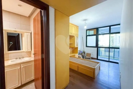 Apartamento à venda com 4 quartos, sendo 2 suítes, em Leblon, Rio de Janeiro, RJ
