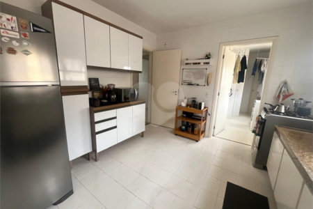 Apartamento à venda com 3 quartos, sendo 1 suíte, em Vila Olímpia, São Paulo, SP