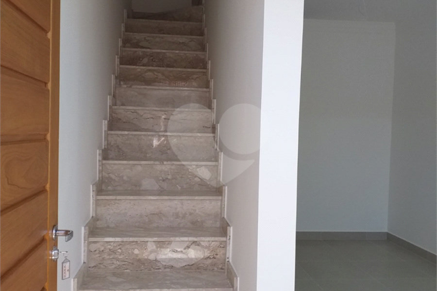 Casa à venda ou para alugar com 3 quartos, sendo 1 suíte, no condomínio martinha, São Paulo - SP
