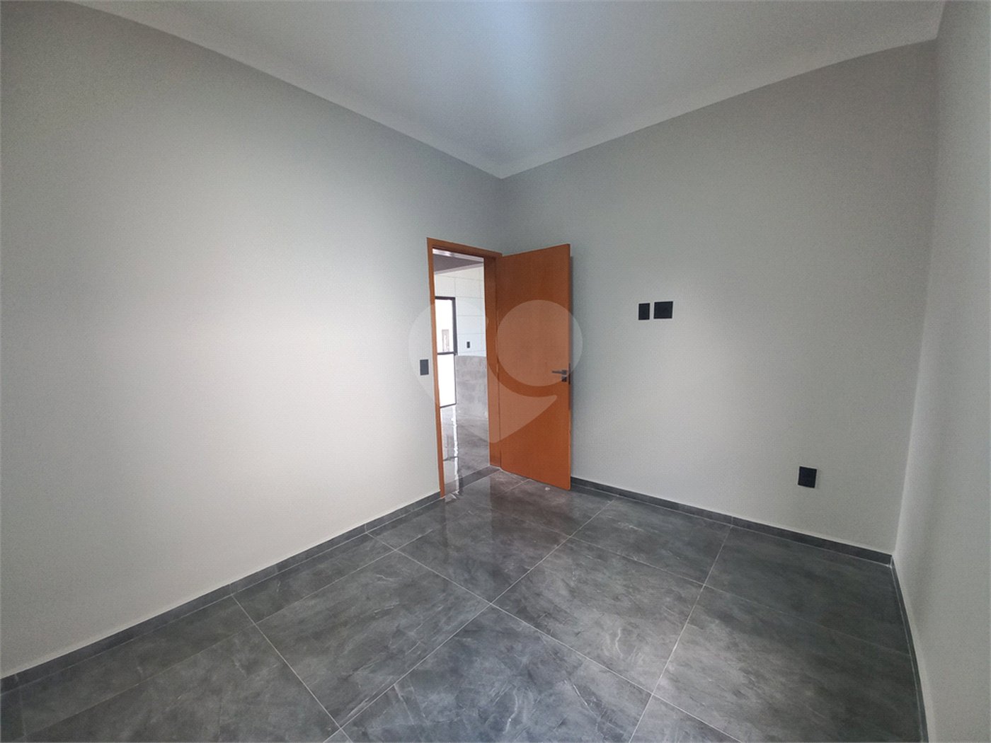 Casa à venda com 3 quartos, sendo 1 suíte, no condomínio Horto Florestal Villagio, Sorocaba - SP