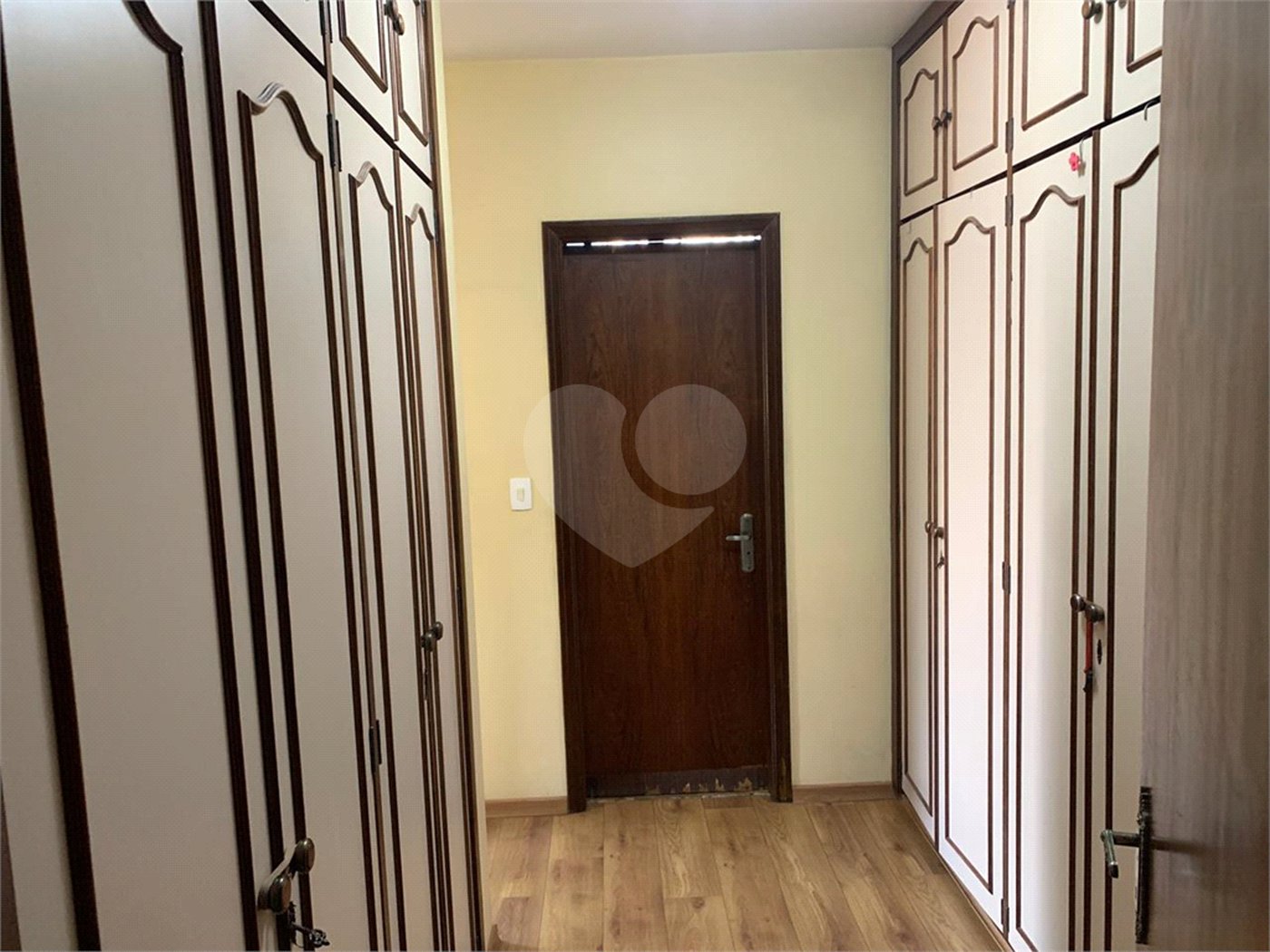 Casa à venda com 4 quartos, sendo 2 suítes, em Vila São Francisco, São Paulo, SP