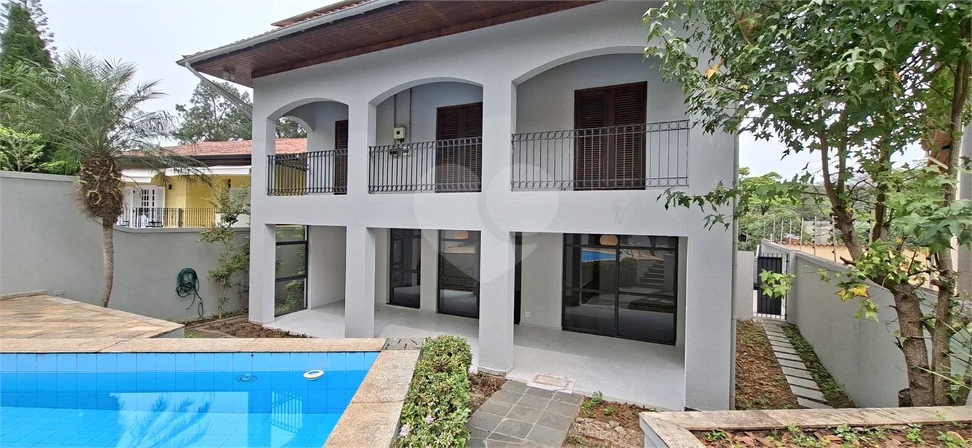 Casa à venda com 4 quartos, sendo 2 suítes,  em Jardim Marajoara, São Paulo, SP