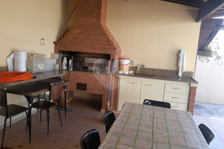 Casa à venda com 3 quartos, sendo 1 suíte, no Centro, Vinhedo, SP
