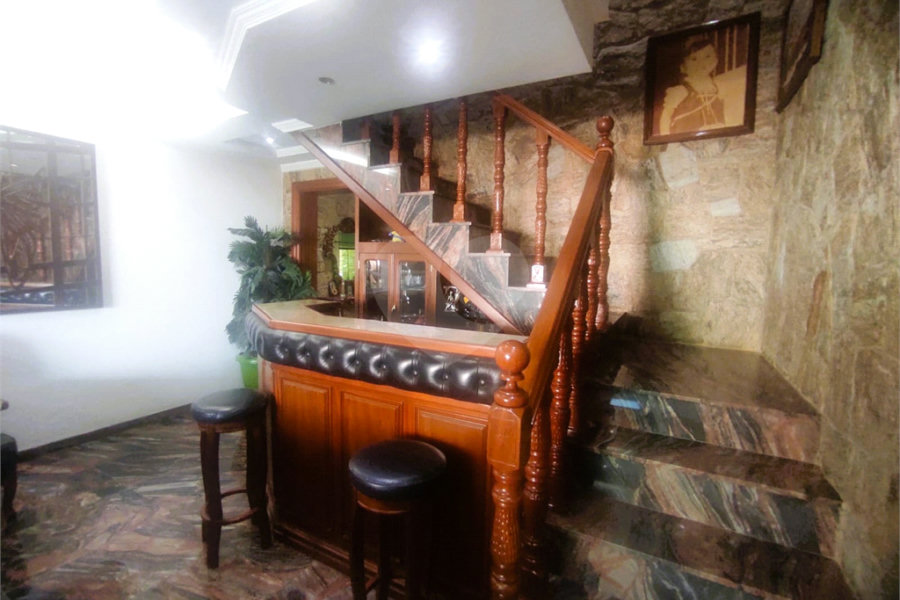 Sobrado à venda com 3 quartos, sendo 1 suíte,  em Vila Paiva, São Paulo, SP